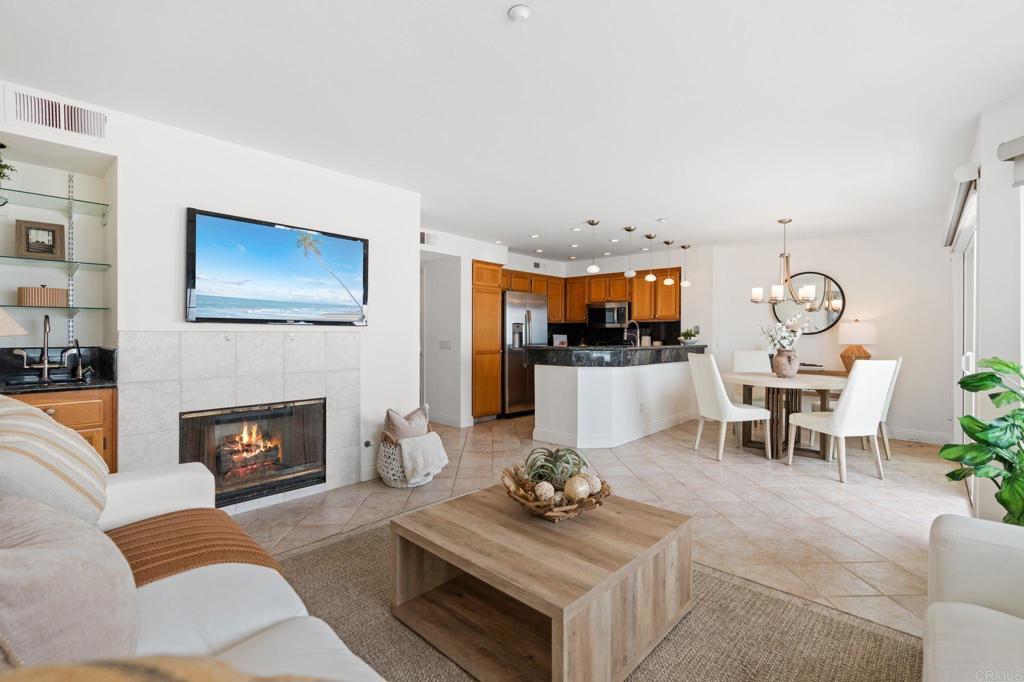 400 The Strand - photo 8