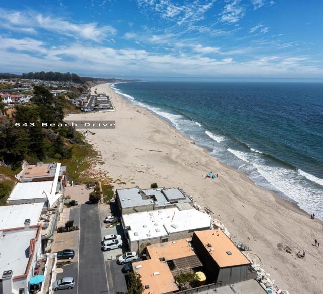 643 Beach Drive, Aptos CA: https://media.crmls.org/mediaz/4302d401-c655-4fee-bbb8-785689e652a4.jpg