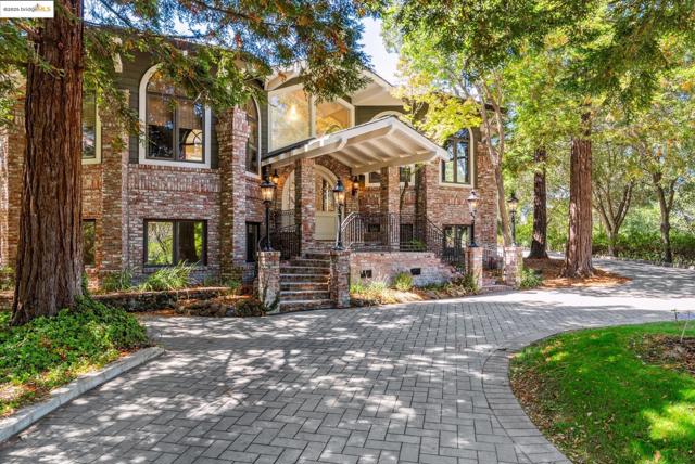 9 Burton Vista Ct, Lafayette CA: https://media.crmls.org/mediaz/4302ed38-a111-4bbf-9359-ce6490749c74.jpg
