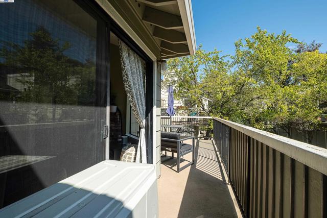 Image 18 of 27 For 2437 Sebastopol Ln  3