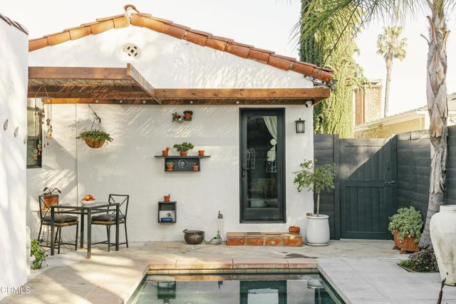 1241 Solita Road, Pasadena CA: https://media.crmls.org/mediaz/4305648d-9787-4341-bf34-fd33e07ab535.jpg
