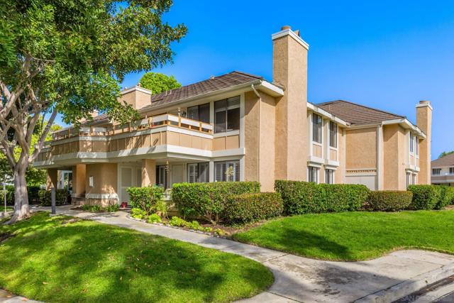 867 Ginger Avenue, Carlsbad CA: https://media.crmls.org/mediaz/43058b58-40e0-4977-9c71-200c9d39658d.jpg