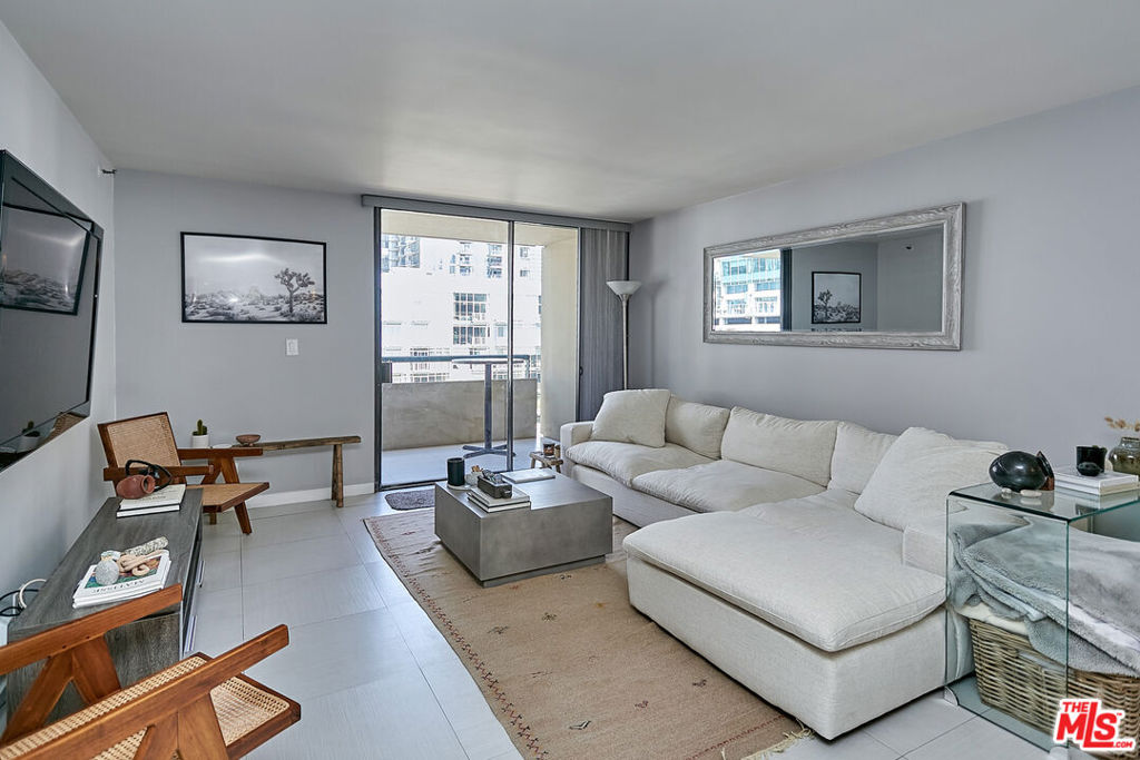 600 W 9th Street #805