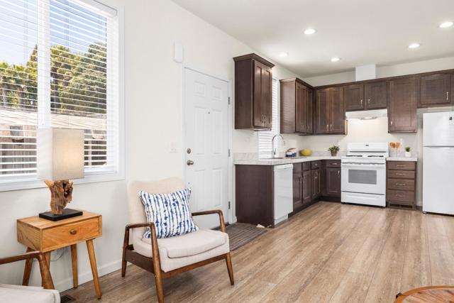 692 38th, Santa Cruz CA: https://media.crmls.org/mediaz/4308a696-269e-4383-933d-b7cddec4c8a4.jpg