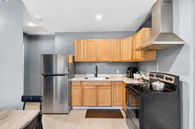 4300 Berk Ave, Richmond CA: https://media.crmls.org/mediaz/4308f19a-39bc-4180-964a-d6db24d91b04.jpg