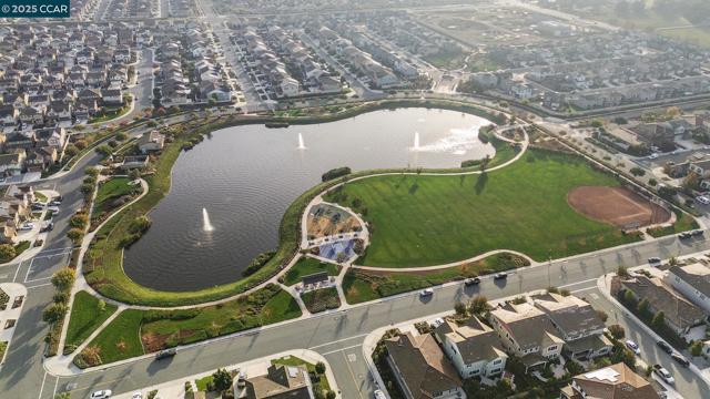 208 Littleton St, Oakley CA: https://media.crmls.org/mediaz/43097cf4-212f-42a6-9d4f-2adb838fbf5c.jpg