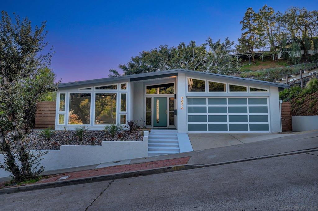 4876 Pacifica Dr