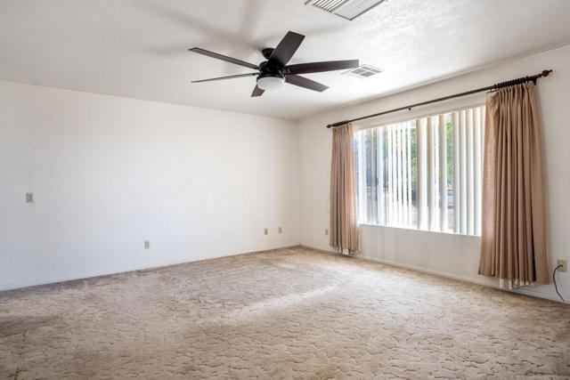 58697 Santa Barbara Drive, Yucca Valley CA: https://media.crmls.org/mediaz/4309cd7a-9318-419a-85ad-76e6ebd0a7db.jpg