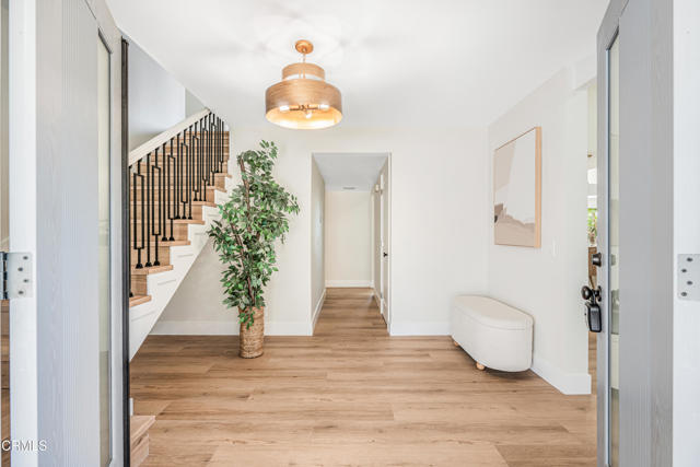 308 Calle Converse, Camarillo CA: https://media.crmls.org/mediaz/430a1ac6-7ac8-45bd-8cb2-e9e2449e23ac.jpg