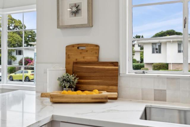 29 Baytree Way, San Mateo CA: https://media.crmls.org/mediaz/430a20ab-1786-4747-b50f-852f1df36ea7.jpg