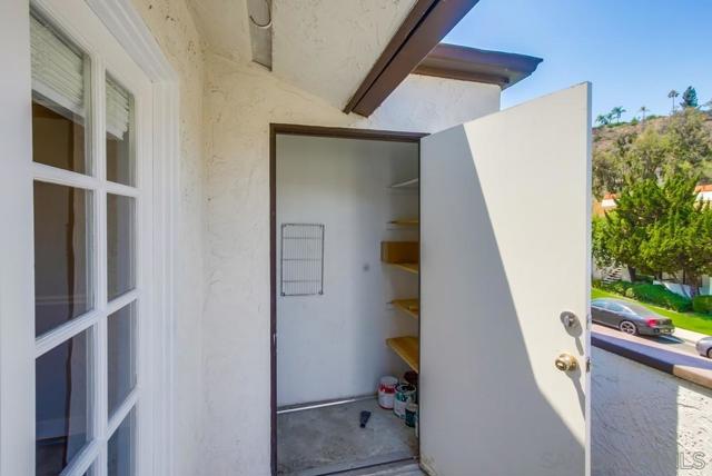 5025 Collwood Way, San Diego CA: https://media.crmls.org/mediaz/430b0a54-1683-49c0-aa42-c000b4203e68.jpg