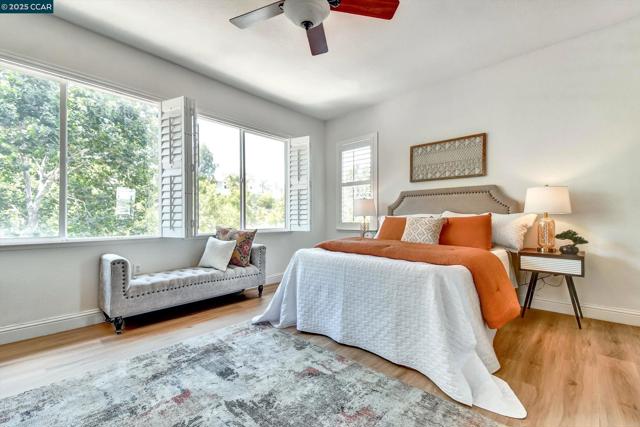 1033 LANTERN BAY, Hercules CA: https://media.crmls.org/mediaz/430c5637-1d0d-4833-94f8-087a891aa759.jpg