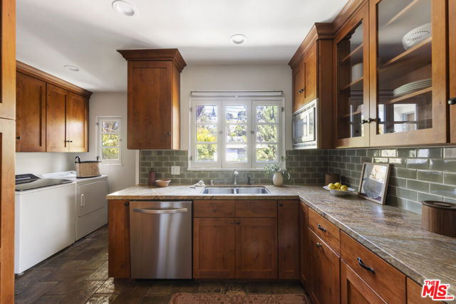 2961 Effie Street, Los Angeles CA: https://media.crmls.org/mediaz/430ccca1-188e-4c79-879a-63ed0a88ded0.jpg