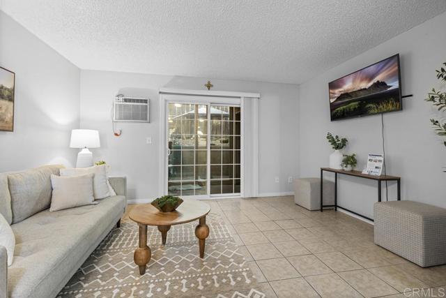 Detail Gallery Image 2 of 38 For 1632 Presioca St #12,  Spring Valley,  CA 91977 - 2 Beds | 1/1 Baths