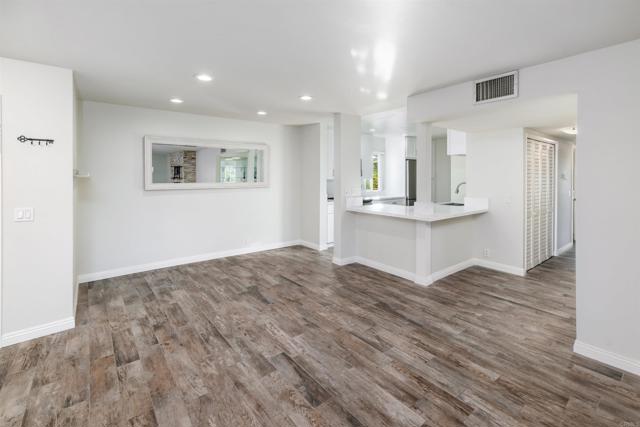 Detail Gallery Image 9 of 42 For 2607 Pirineos Way #116,  Carlsbad,  CA 92009 - 3 Beds | 2 Baths