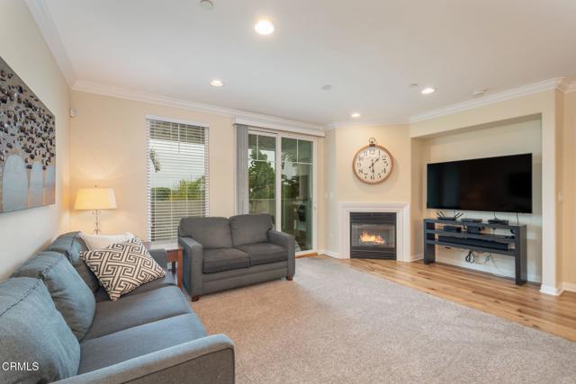 4256 Tradewinds Drive, Oxnard CA: https://media.crmls.org/mediaz/430e2cf0-0adc-4809-9424-3bb66be93a49.jpg