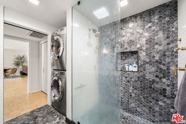 7949 Selma Avenue, Los Angeles CA: https://media.crmls.org/mediaz/430ea269-4c1f-48ba-b6c3-e069e43269f6.jpg
