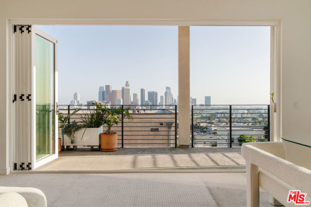 1124 W Panorama Way, Los Angeles CA: https://media.crmls.org/mediaz/430fa01f-0cb6-435a-a31a-bfe7f3933a73.jpg
