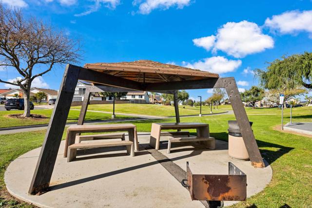 Detail Gallery Image 7 of 14 For 1390 Valencia Loop, Chula Vista,  CA 91910 - 4 Beds | 2 Baths