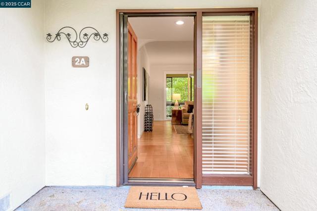 1281 Avenida Sevilla, Walnut Creek CA: https://media.crmls.org/mediaz/43109309-490b-412e-bfed-fc5576be377e.jpg