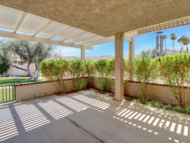 35738 Calle Montigo, Cathedral City CA: https://media.crmls.org/mediaz/43121246-fcf9-42c9-af09-db231fde7915.jpg