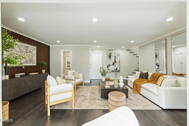 11442 Brainard Avenue, Sylmar CA: https://media.crmls.org/mediaz/4312d427-a5f2-46d7-a287-149e40a1562f.jpg