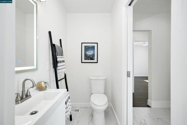 2718 Carmel St, Oakland CA: https://media.crmls.org/mediaz/43133aa3-40e1-4f45-8c63-2083fdbebdfb.jpg