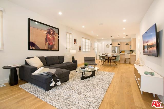 418 N Stanley Avenue, Los Angeles CA: https://media.crmls.org/mediaz/43135f0e-b408-4a7a-b720-d3037f3c557c.jpg