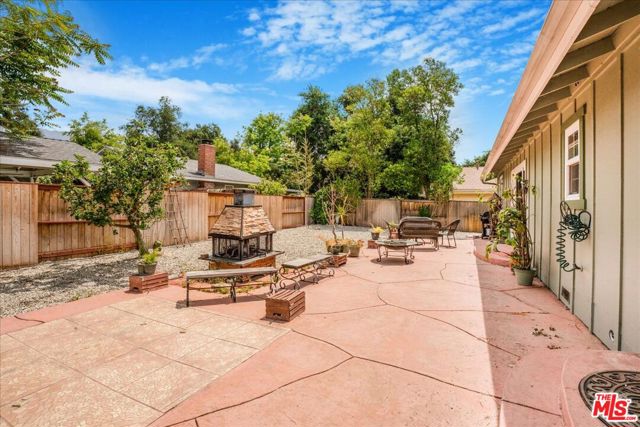 754 Fernando Street, Ojai CA: https://media.crmls.org/mediaz/43136607-d60a-4ca6-a0f5-aff4fcf7f49a.jpg