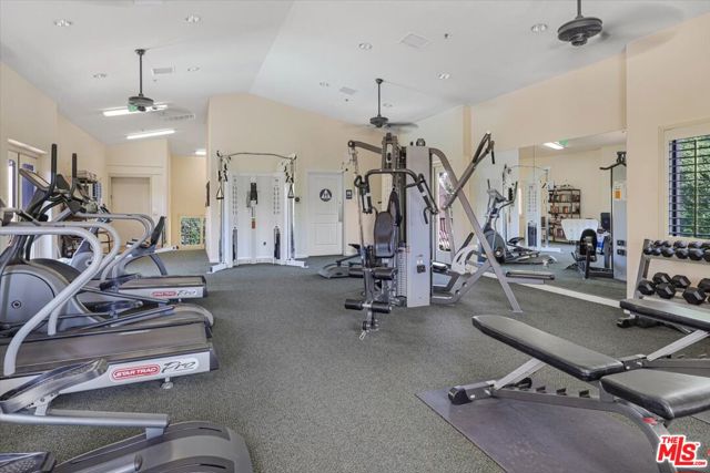 208 Villorrio Drive, Palm Springs CA: https://media.crmls.org/mediaz/4313ac3c-7ded-40ad-bef3-c80e6b3fe852.jpg