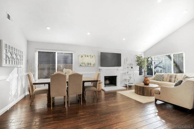 13647 Paseo Cardiel, San Diego CA: https://media.crmls.org/mediaz/43141538-6f82-4286-9f6e-708b32f27b4b.jpg