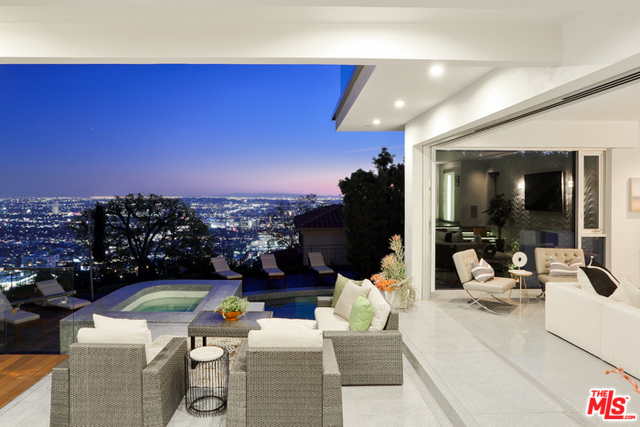 1500 Viewsite Terrace, Los Angeles, CA 90069
