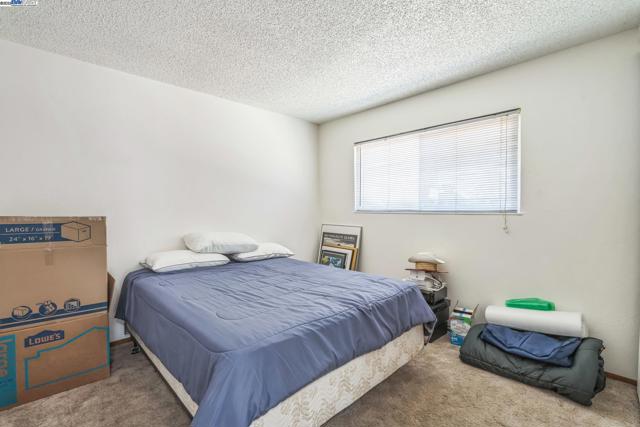 1849 Sherman Dr, Union City CA: https://media.crmls.org/mediaz/4314a928-eb4b-434d-929a-88fe59861346.jpg