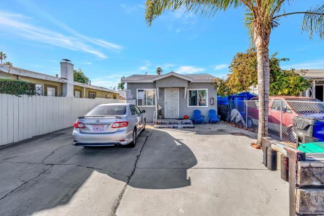 4162 4164 38Th Street, San Diego CA: https://media.crmls.org/mediaz/43150a73-d606-4a65-82b9-121aff96a89a.jpg