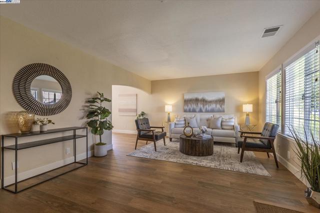 Image 4 of 39 For 5545 Don Pedro Ct