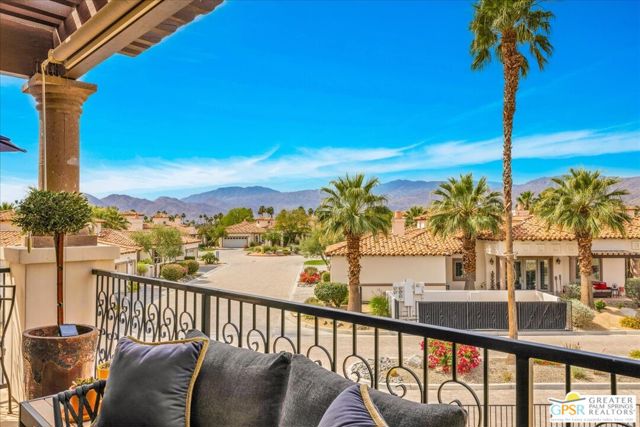 2010 Via San Martino, Palm Desert CA: https://media.crmls.org/mediaz/431554c9-c23b-45d5-98f9-ba27bac64136.jpg