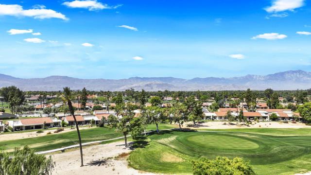 Image 24 of 42 For 40492 Bay Hill Way