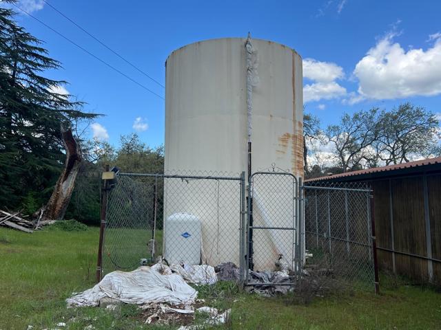 5390 Little Uvas Road, Morgan Hill CA: https://media.crmls.org/mediaz/4315ce6b-93f7-4a2a-8bf4-d5e02eb11a00.jpg