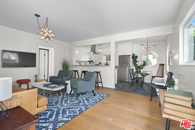 705 6th Avenue, Venice CA: https://media.crmls.org/mediaz/4315d165-ca87-41ca-9233-643518e9d6ba.jpg