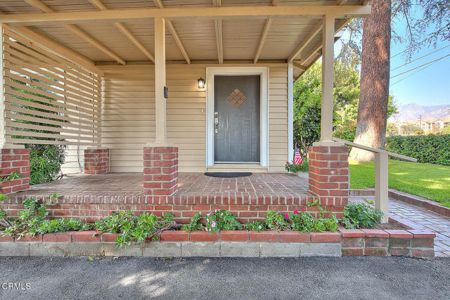 Detail Gallery Image 2 of 22 For 2117 N Madison Ave, Altadena,  CA 91001 - 3 Beds | 1/1 Baths