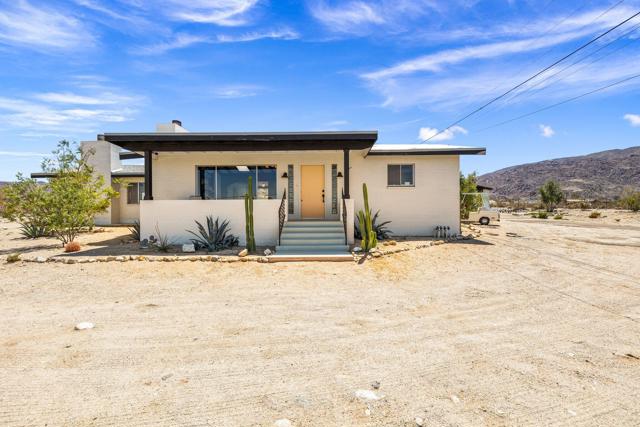 7648 Araby Avenue, 29 Palms CA: https://media.crmls.org/mediaz/431682f4-cd41-4b5f-b1da-de7546d49b97.jpg