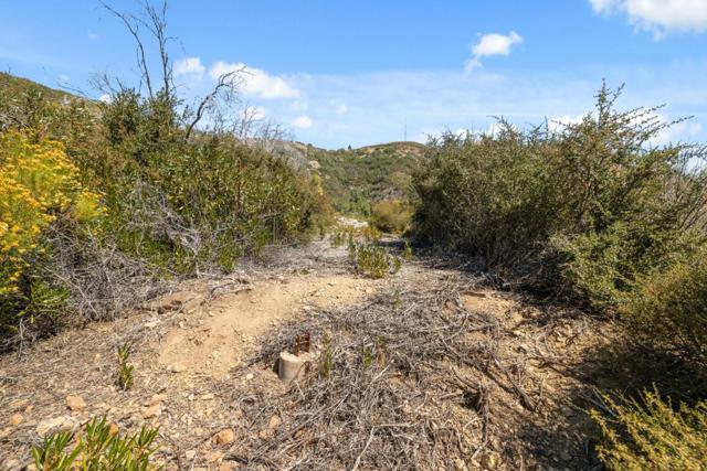 35005 Loma Chiquita Road, Los Gatos CA: https://media.crmls.org/mediaz/4316ede1-cfc4-4ee0-98d8-592accd1dcf2.jpg