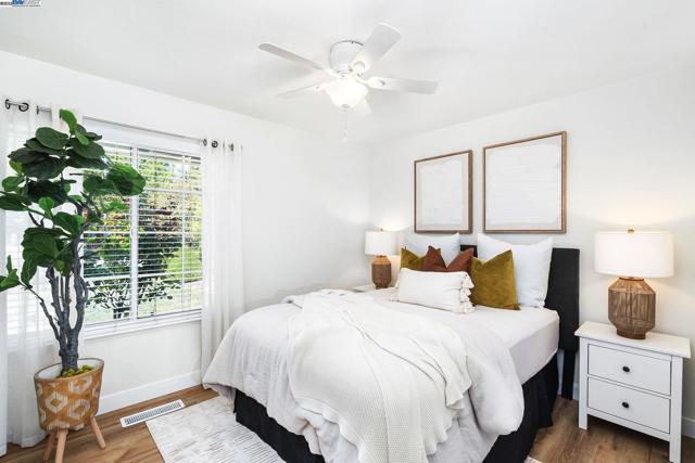 1001 Crellin Rd, Pleasanton CA: https://media.crmls.org/mediaz/4316f043-7b32-482e-aa80-0f775049d5a2.jpg