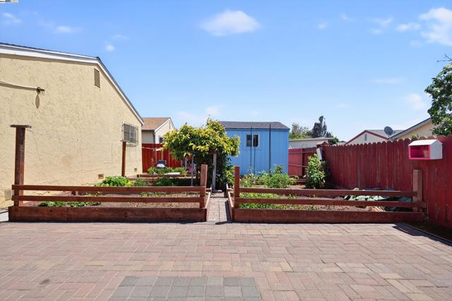 4300 Berk Ave, Richmond CA: https://media.crmls.org/mediaz/4317084b-3db3-407f-a2ae-5472d9d731fc.jpg