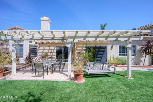 3695 Mapleknoll Place, Thousand Oaks CA: https://media.crmls.org/mediaz/431762e6-6ebe-4298-951d-bafad635f86d.jpg