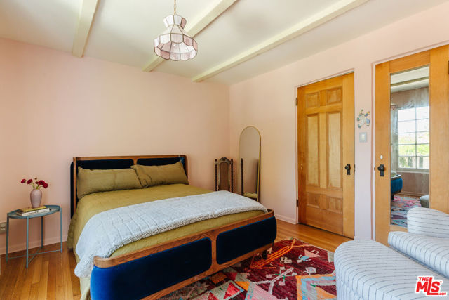 5163 Franklin Avenue, Los Angeles CA: https://media.crmls.org/mediaz/4317b9f1-06de-4f46-9e7e-6b6bf7e122c6.jpg