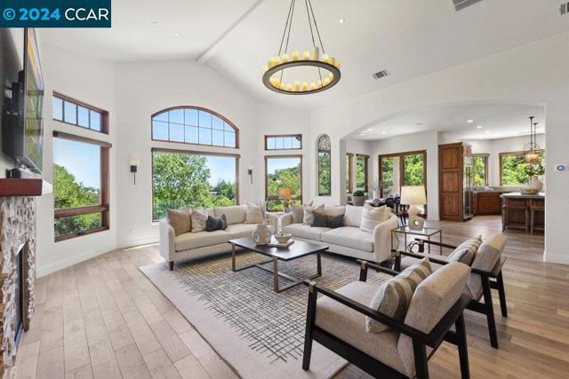 Image 7 of 60 For 1740 Toyon Rd