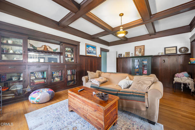 Detail Gallery Image 10 of 39 For 2400 W Main St, Alhambra,  CA 91801 - 3 Beds | 1/1 Baths