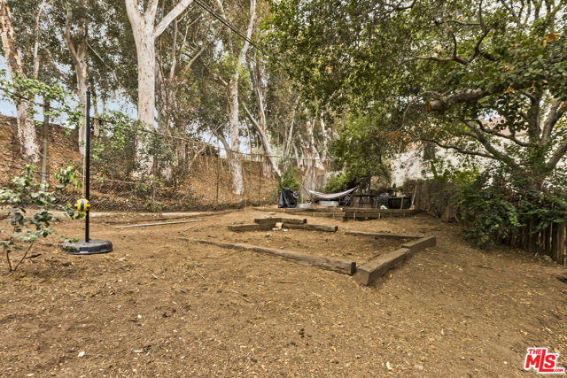Drew Fenton | 271 Beloit Avenue Los Angeles CA | MLS: 7455926