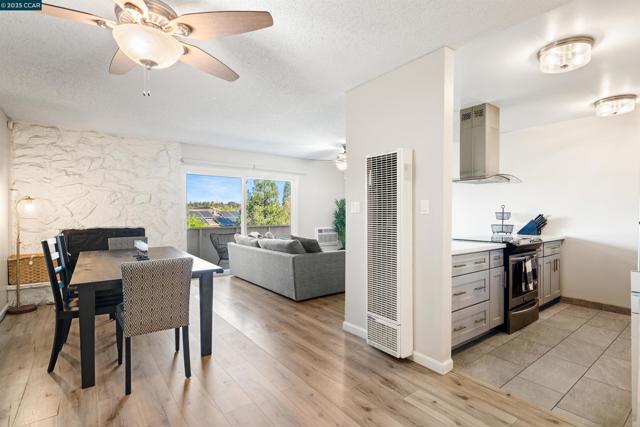 2420 Pleasant Hill Rd, Pleasant Hill CA: https://media.crmls.org/mediaz/4318969b-681a-4718-b0a7-8f65c808fcb7.jpg